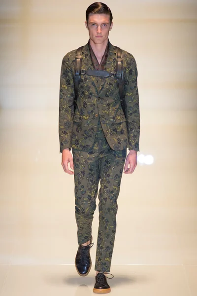 Look 17